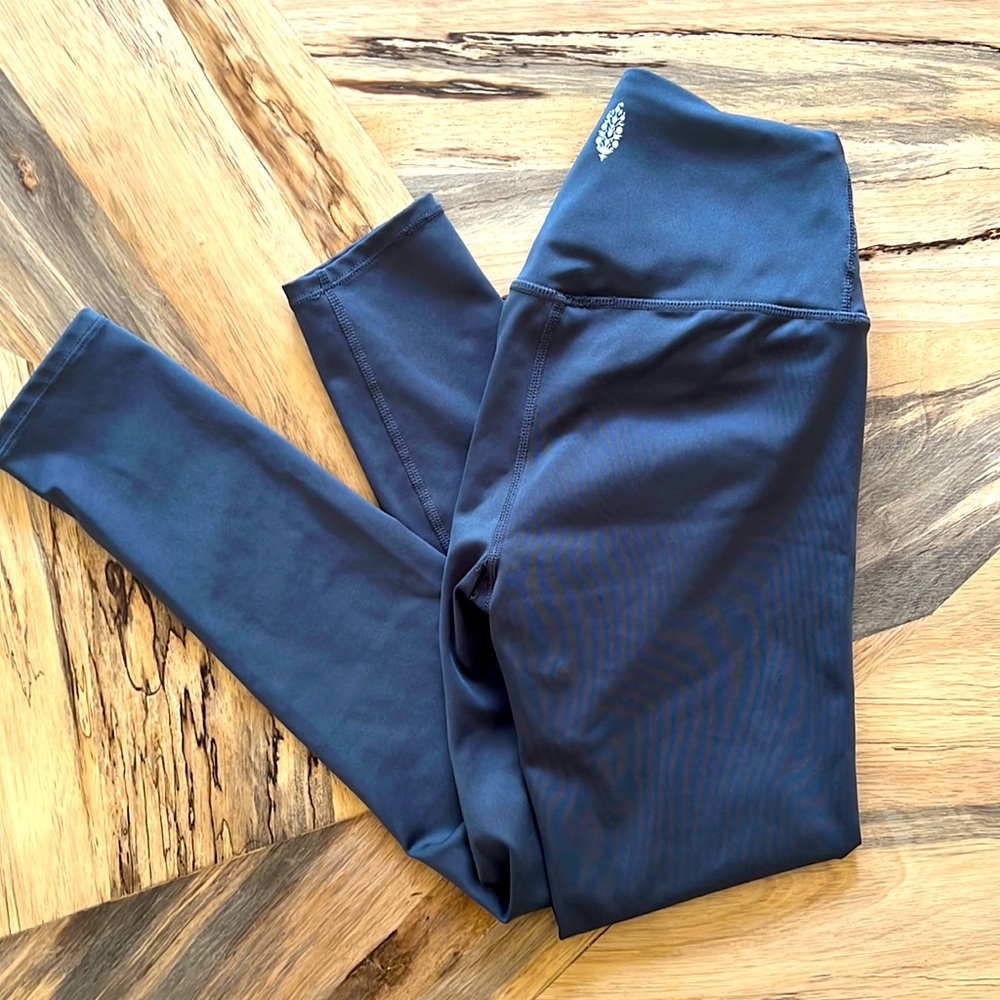 Free Movement Leggings